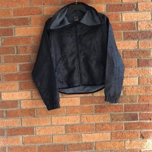 Zip up wind breaker